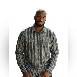 Scully western style, cowboy long sleeve rhinestone snaps button up shirt